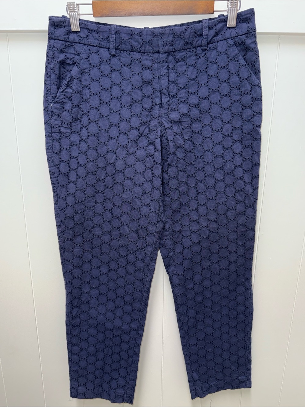 Merona Navy Eyelet Embroidered Ankle Pants Size 6 Classic Fit